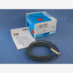 OMRON Proximity Switch E2E-CR8C1, NEW